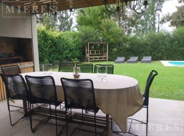Casa · 228m² · 6 Ambientes · 2 Cocheras · Casa en Venta con Orientación Noreste. Las Tipas, Nordelta.