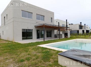Casa · 220m² · 6 Ambientes · 2 Cocheras · Casa en Venta a Estrenar en Carpinchos, Nordelta