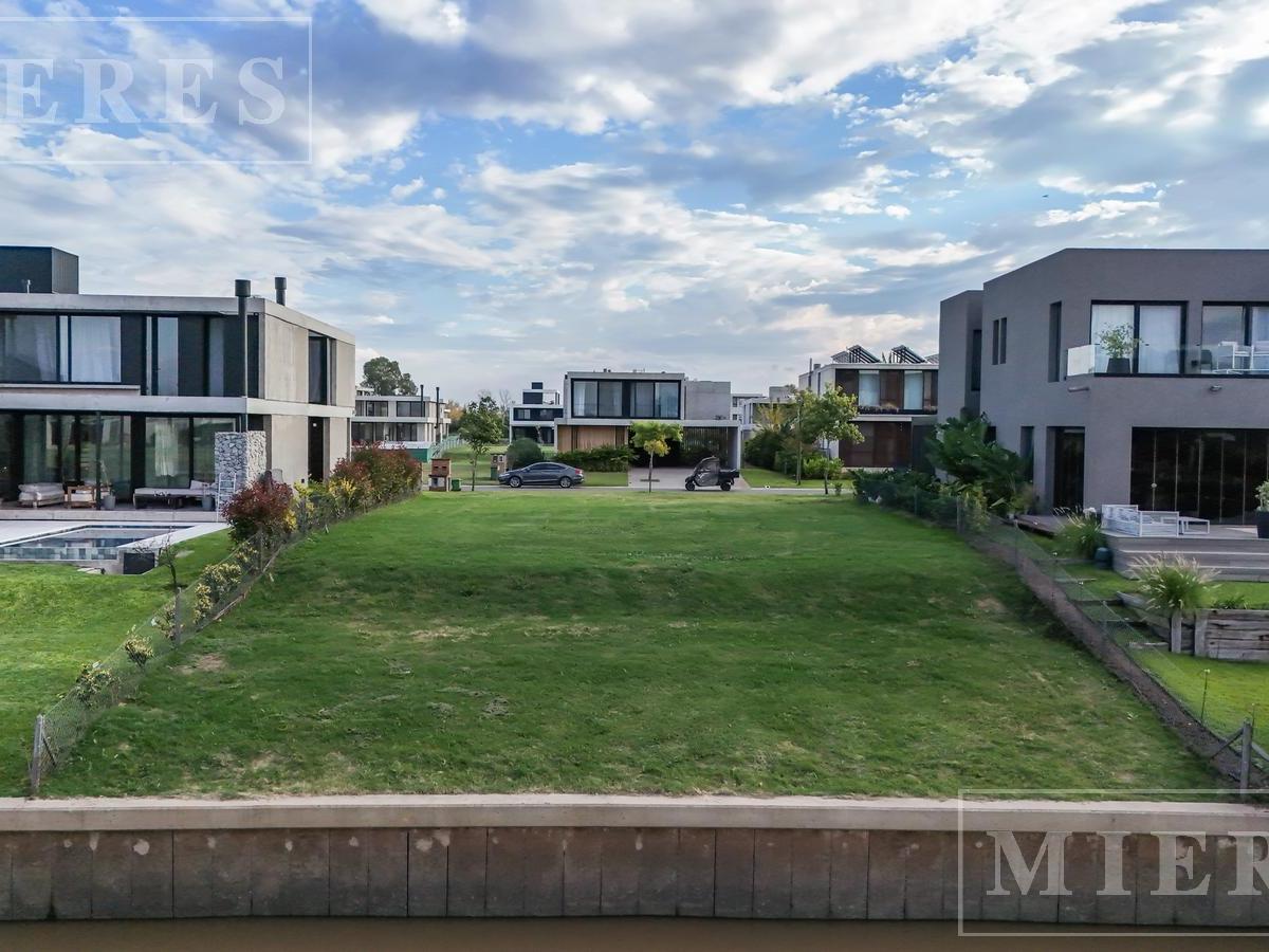 Lote al río en el Barrio El Yacht, El Yacht, Nordelta