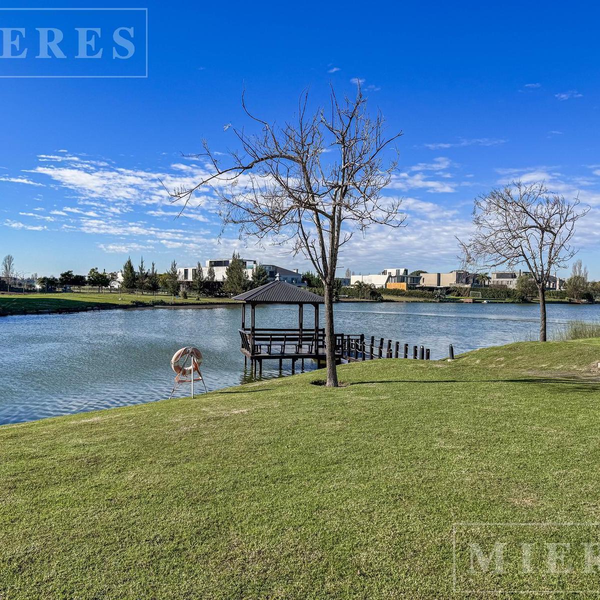 Departamento de 2 Ambientes con Jardín en Venta en El Faro, Nordelta