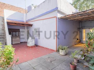 Casa · 95m² · 3 Ambientes · Venta – Casa 3 Ambientes Sobre Lote Propio con Cochera, Patio y Terraza – Caseros