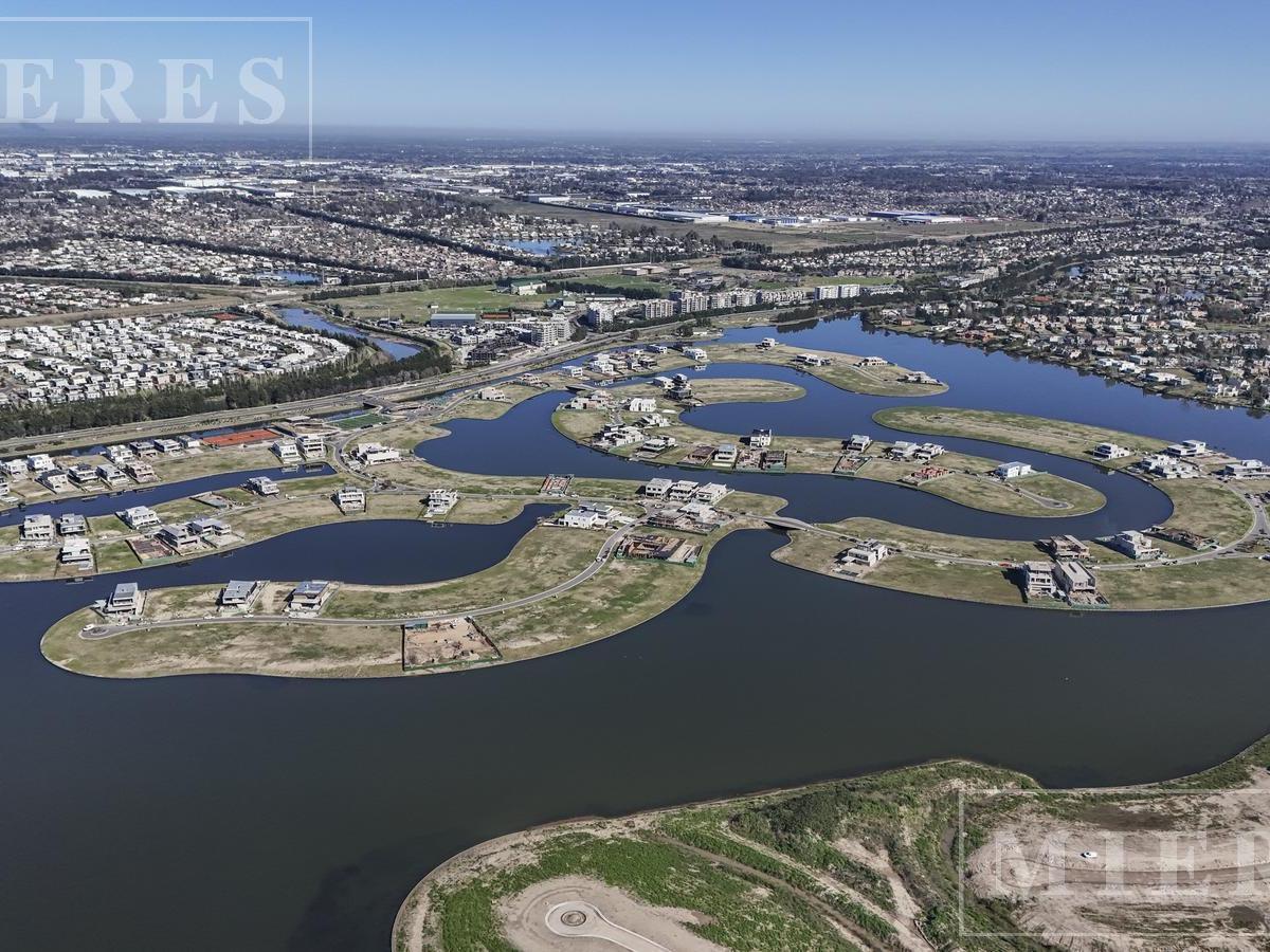 Lote en Venta al Lago Central en Los Puentes, Nordelta, Puentes, Nordelta