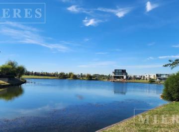 Terreno · 912m² · Lote en Venta Al Lago Central de Nordelta, Barrio Virazon