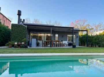 Casa · 142m² · 4 Ambientes · 2 Cocheras · Venta Casa - La Comarca - Lote Interno - con Jardin y Pileta