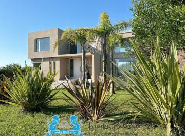 Casa de 5 ambientes, Costa Esmeralda · Casa de 380 m² con 4 Dorm. Venta Casa Costa Esmeralda