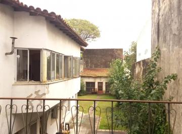 Casa · 240m² · 6 Ambientes · 1 Cochera · Casa en Vicente López