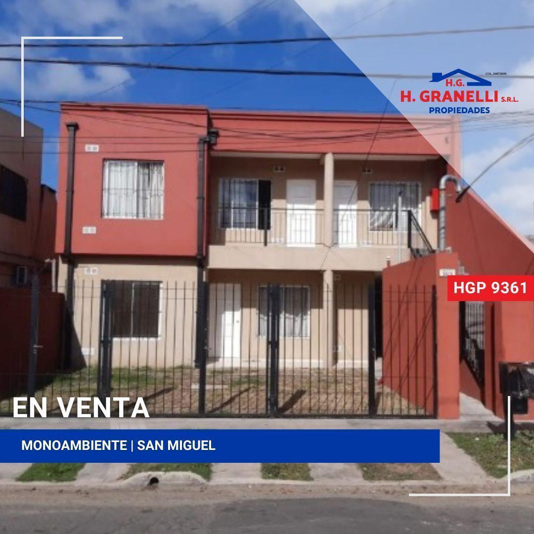 Gral. Urquiza 2619. Entre Av. Primera Junta y Las Malvinas