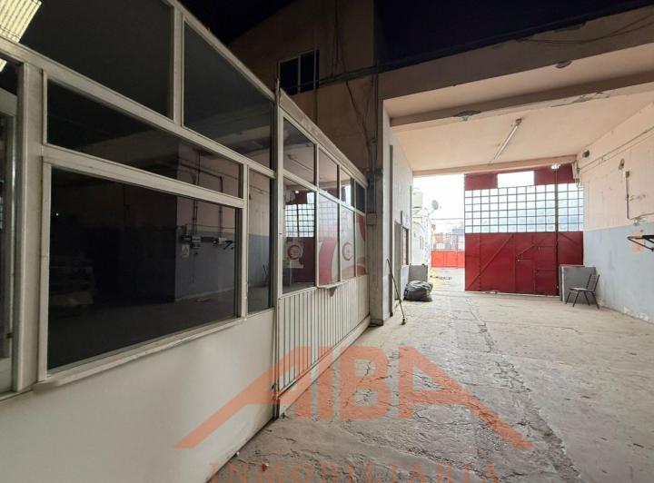 Local comercial · 1022m² · 4 Cocheras