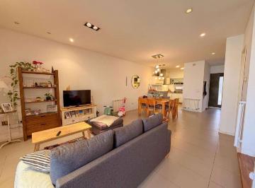 Casa · 190m² · 4 Ambientes · 2 Cocheras · Venta Casa Tres Dorm. Alberdi Moderna