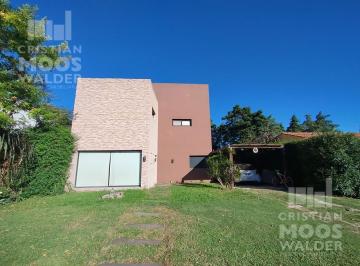 Casa · 150m² · 4 Ambientes · 1 Cochera · Hermosa Casa en Jardines de Escobar