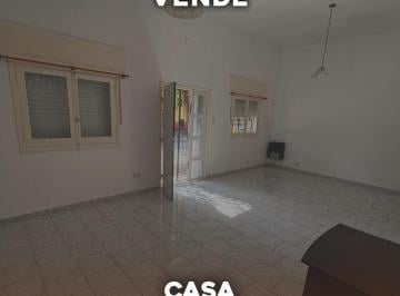 Casa · 150m² · 4 Ambientes · 1 Cochera · Casa en Villa Alonso