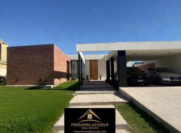 Casa · 183m² · 4 Ambientes · 1 Cochera · Hermosa Casa en Venta en Terralagos - Sector Laguna