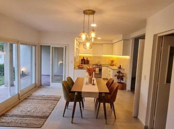 Quinta vacacional · 240m² · 5 Ambientes · 2 Cocheras · Casa en Venta en Ramos Mejía, La Matanza, G. B. a. Zona Oeste