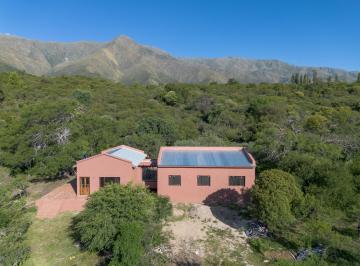 Casa en Venta de 3 ambientes Yacanto · Tu Casa en La Montaña