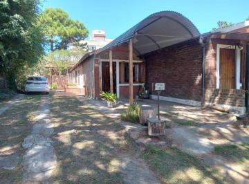 Casa de 2 ambientes, Villa Gesell · Linda Ubicacion Sin Expensas! con Cochera