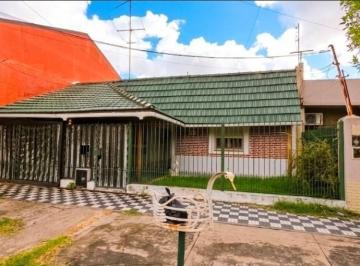 Casa · 92m² · 4 Ambientes · 1 Cochera · Casa 4 Ambientes a Reciclar en Venta en Gerli, Avellaneda, G. B. a. Zona Sur