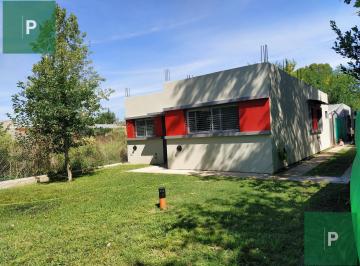 PH · 190m² · 3 Ambientes · 1 Cochera · Alquiler Casa en City Bell de un Dormitorio