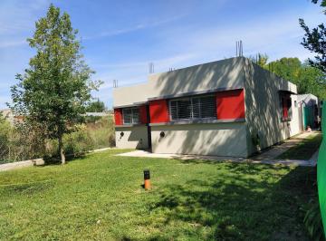 PH · 190m² · 3 Ambientes · 1 Cochera · Alquiler Casa en City Bell de un Dormitorio
