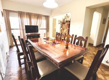 Departamento · 92m² · 6 Ambientes · Departamento Tres Dorm. en Echesortu