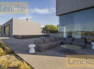 Casa · 50000m² · 6 Ambientes · Lencke Vende - Estupenda Casa en Villalagos