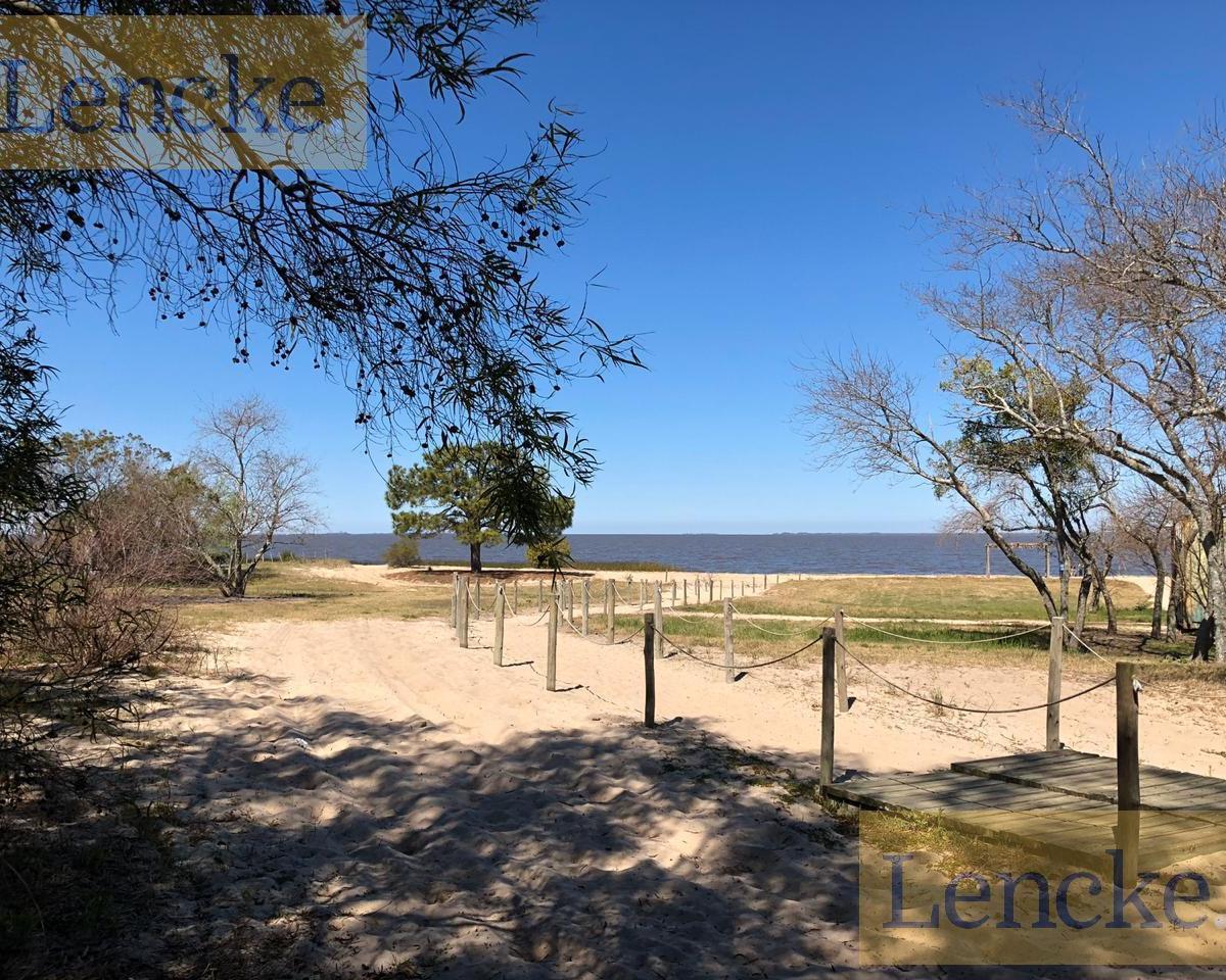 El Pinar, Otra, Uruguay