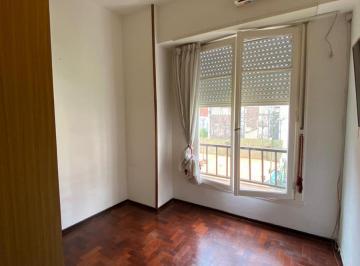 Departamento · 55m² · Departamento de 3 Ambientes Al Frente con Balcón Muy Luminoso!