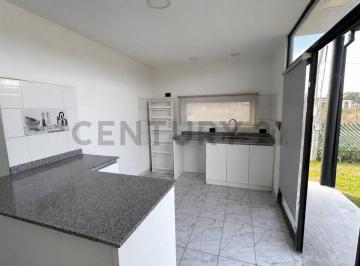 Quinta vacacional · 100m² · 1 Ambiente · Venta de Casa Quinta en Coronel Brandsen