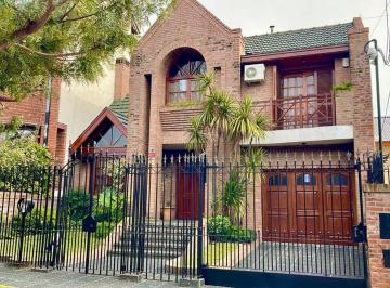 Casa · 200m² · 5 Ambientes · 3 Cocheras · Venta Importante Casa 4 Amb Bernal Barrio Parque