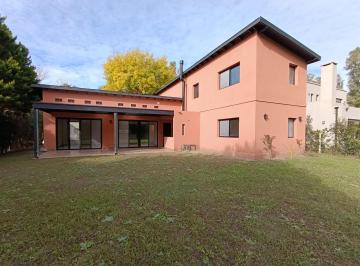 Casa · 201m² · 5 Ambientes · 2 Cocheras · Venta Casa 4 Ambientes La Peregrina Club de Campo