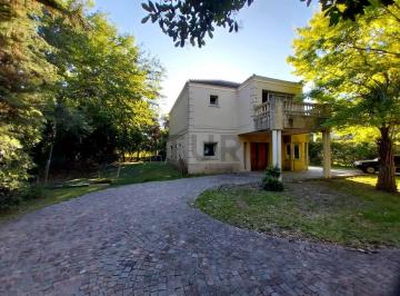Casa · 199m² · 5 Ambientes · 3 Cocheras · Casa a Remodelar Barrio La Delfina, Pilar.