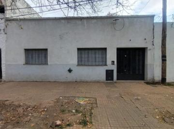 Casa de 2 ambientes, La Plata · Casa de 100 m² con 2 Dorm. en Venta en La Plata