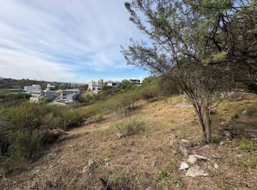 Terreno · 1393m² · Venta de Lote 1393 m² en Barrio Privado La Cuesta