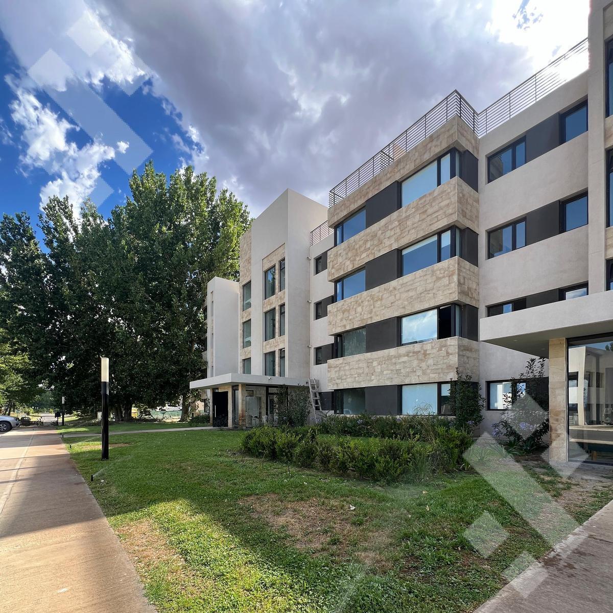 En Alquiler, Departamento con Terraza de 2 Dormitorios, Los Canales Golf Club, Plottier