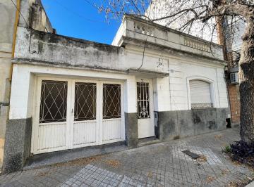 Casa · 160m² · 6 Ambientes · 1 Cochera · Venta Casa Rosario 4 Habitaciones Patio Terraza - Av Alberdi Iglesia Perpetuo Socorro - Apta Credito