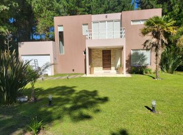 Casa · 180m² · 5 Ambientes · Venta Casa Costa Esmeralda con Gas Natural