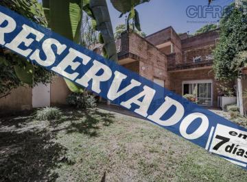 Casa · 234m² · 4 Ambientes · 2 Cocheras · Casa 4 Ambientes en 2 Plantas con Ascensor, Jardin y Cochera Para 2 Autos (Lote 10x23)
