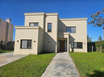 Casa · 300m² · 4 Ambientes · 2 Cocheras · Casa en Venta - El Cantón, Barrio Norte