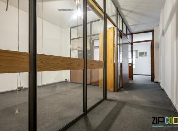 Oficina comercial · 38m² · 1 Ambiente · Venta Oficina en San Nicolas con 3 Despachos