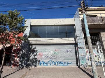 Local comercial · 230m² · Local - Moreno