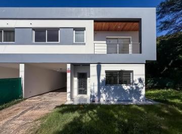 Casa · 168m² · 4 Ambientes · 2 Cocheras · Casa en Villa Warcalde