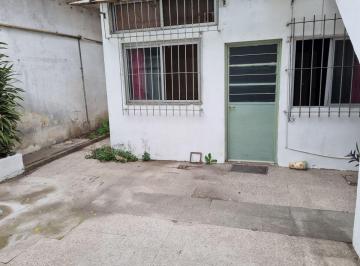 PH de 3 ambientes, General San Martín · Alquiler 3 Ambientes con Patio - Centro San Martin