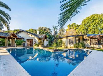 Casa · 316m² · 6 Ambientes · 4 Cocheras · Casa 5 Amb Pileta Quincho Pádel y 4 Lotes