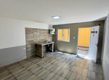 PH · 40m² · 2 Ambientes · PH en Alquiler en Zona Victoriano Montes y Alvarado