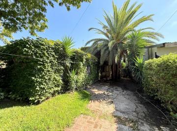 Casa · 346m² · 4 Ambientes · 2 Cocheras · Casa 4 Amb en Zona Residencial Tranquila de Muñiz