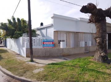 Casa · 86m² · 4 Ambientes · 1 Cochera · Casa en Venta