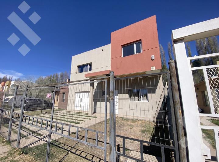 Casa · 127m² · 5 Ambientes · 1 Cochera