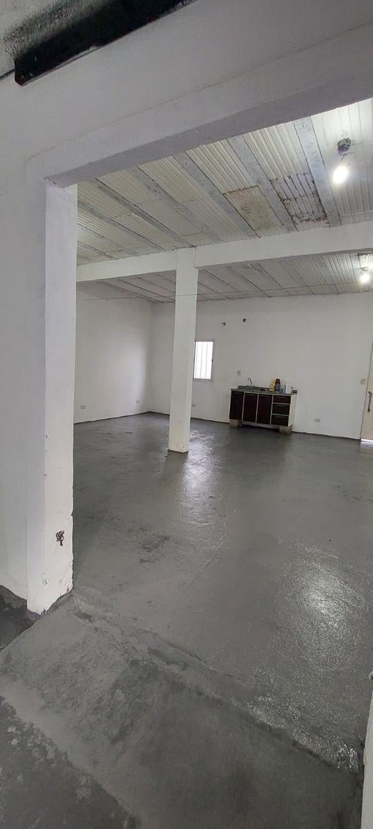 Carlos Pellegrini  al 900,  Ciudadela, Tres de Febrero