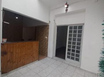 PH de 1 ambiente, Villa Pueyrredón · PH Monoambiente con Patio Cubierto