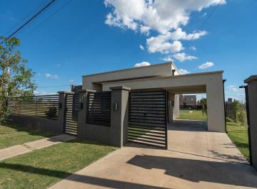 Casa · 81m² · 3 Ambientes · 1 Cochera · Venta Casa en Roldan Barrio El Molino