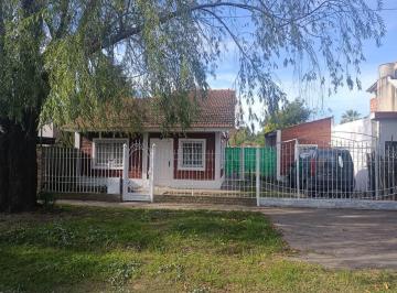 Casa · 90m² · 3 Ambientes · 2 Cocheras · Casa en Burzaco